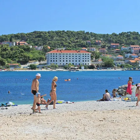 Apartament With Parking Space - 25305 Trogir