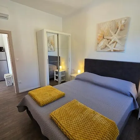 With Parking Space - 25305 Trogir