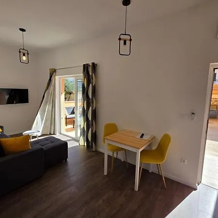 With Parking Space - 25305 Apartament *