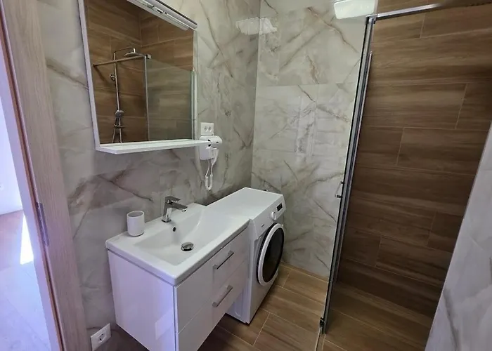 Apartament With Parking Space - 25305 *